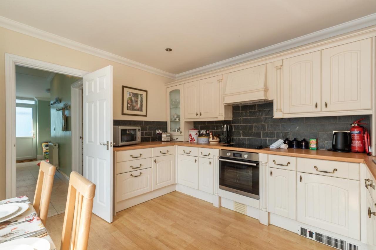Sunningdale - Beach Side Cottage, Sea Views, Parking Saundersfoot Eksteriør billede